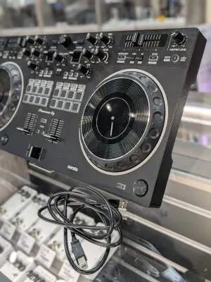 Pioneer DJ - DDJ-REV1 2
